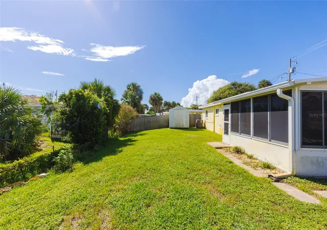 Photo 3 of Single family home for sale at 3105 La Paloma Ave, Daytona Beach, FL 32118 | MLS# V4951949 | Listing updated on 2026-10-23
