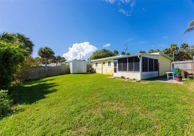 Photo 4 of Single family home for sale at 3105 La Paloma Ave, Daytona Beach, FL 32118 | MLS# V4951949 | Listing updated on 2026-10-23