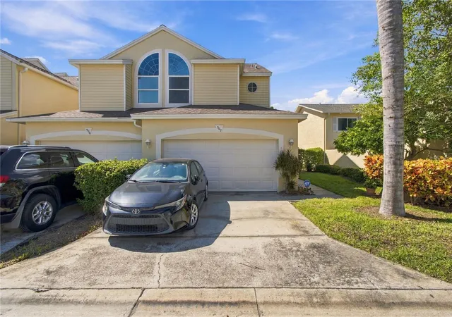Photo 1 of Townhouse for sale at 1050 Starkey Rd #907, Largo, FL 33771 | MLS# TB8560622 | Listing updated on 2026-10-23