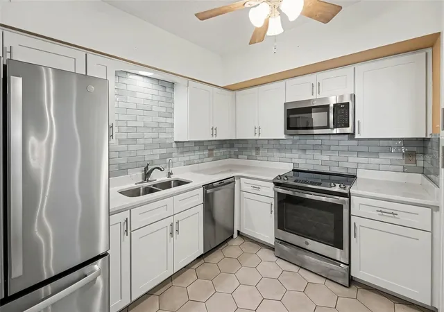 Photo 4 of Condo for sale at 30 Turner St #806, Clearwater, FL 33756 | MLS# TB8560625 | Listing updated on 2026-10-23