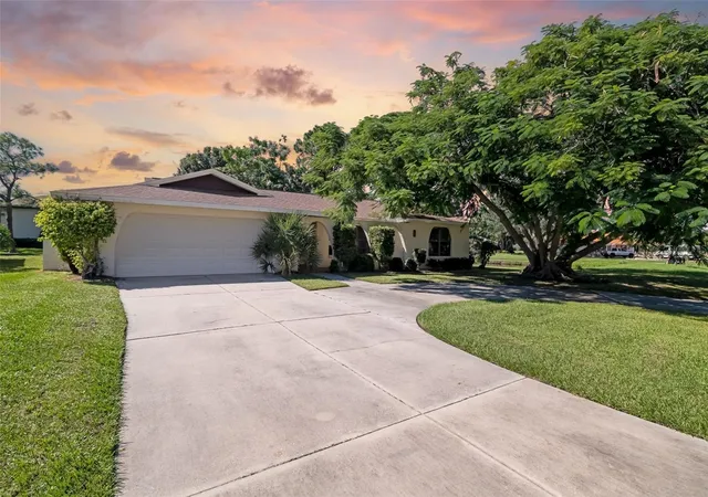 Photo 1 of Single family home for sale at 3065 Ringwood Meadow, Sarasota, FL 34235 | MLS# A4710507 | Listing updated on 2026-10-23