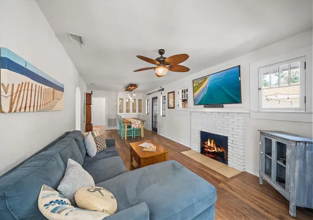 Photo 1 of Single family home for sale at 1320 Charlotte Ave, Sarasota, FL 34239 | MLS# A4710510 | Listing updated on 2026-10-29
