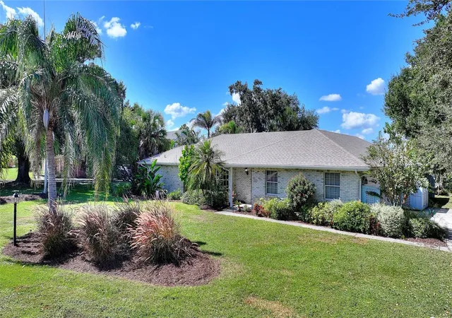 Single family home for sale at 251 Lake Link, WINTER HAVEN, FL 33884 | MLS# L4965972