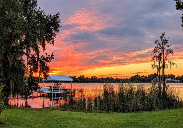 Photo 3 of Single family home for sale at 251 Lake Link, Winter Haven, FL 33884 | MLS# L4965972 | Listing updated on 2026-10-23
