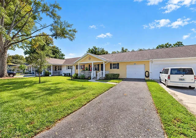 Photo 3 of House for sale at 8650 SW 95th Street, Ocala, FL 34481 | MLS# OM734504 | Listing updated on 2026-10-23