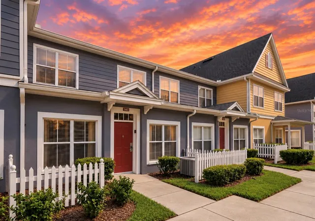 Townhouse for sale at 4600 Yellowgold Rd W #105, KISSIMMEE, FL 34746 | MLS# S5160018