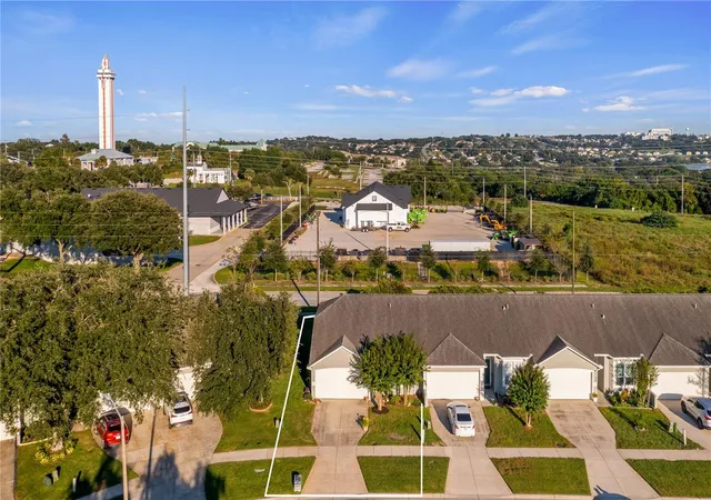 Photo 4 of House for sale at 656 Harbor Villa Ct, Clermont, FL 34711 | MLS# G5119380 | Listing updated on 2026-10-23