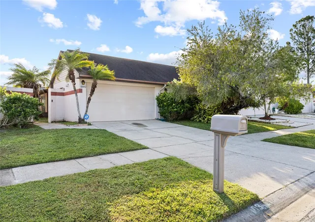 Photo 1 of Single family home for sale at 10842 Venice Cir, Tampa, FL 33635 | MLS# TB8560639 | Listing updated on 2026-10-30