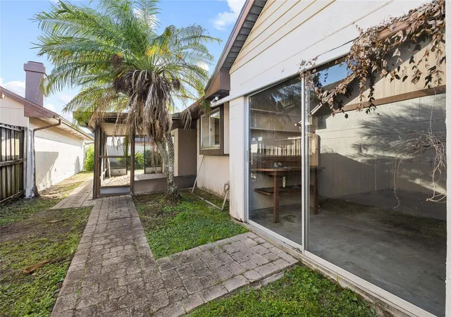 Photo 2 of Single family home for sale at 10842 Venice Cir, Tampa, FL 33635 | MLS# TB8560639 | Listing updated on 2026-10-30