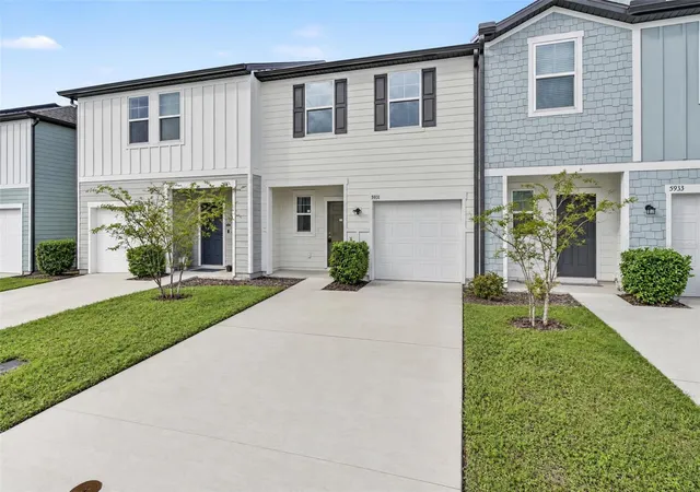 Photo 1 of Townhouse for sale at 5931 Chestnut Grv Pl, Saint Cloud, FL 34771 | MLS# O6451973 | Listing updated on 2026-10-23