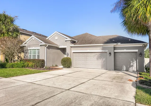 Photo 2 of Single family home for sale at 17735 Bright Wheat Dr, Lithia, FL 33547 | MLS# TB8560655 | Listing updated on 2026-10-23