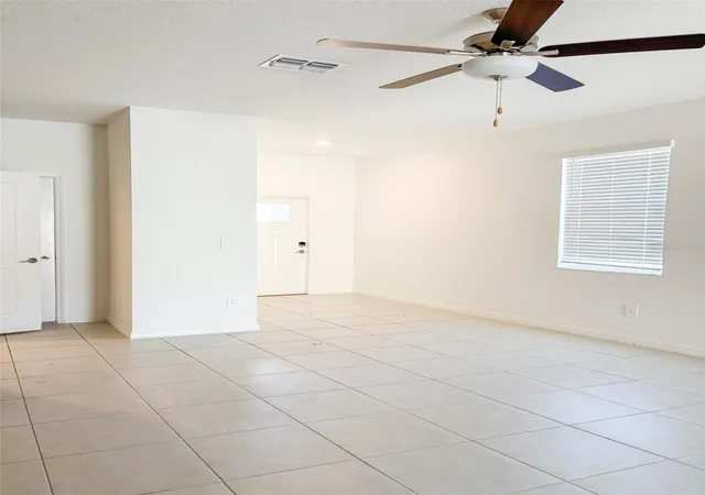 Photo 3 of Townhouse for sale at 10268 Honey Hammock Way, San Antonio, FL 33576 | MLS# W7890553 | Listing updated on 2026-10-23
