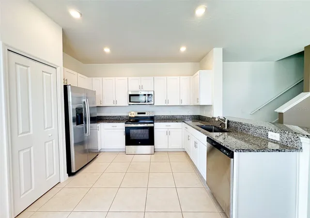 Photo 4 of Townhouse for sale at 10268 Honey Hammock Way, San Antonio, FL 33576 | MLS# W7890553 | Listing updated on 2026-10-23