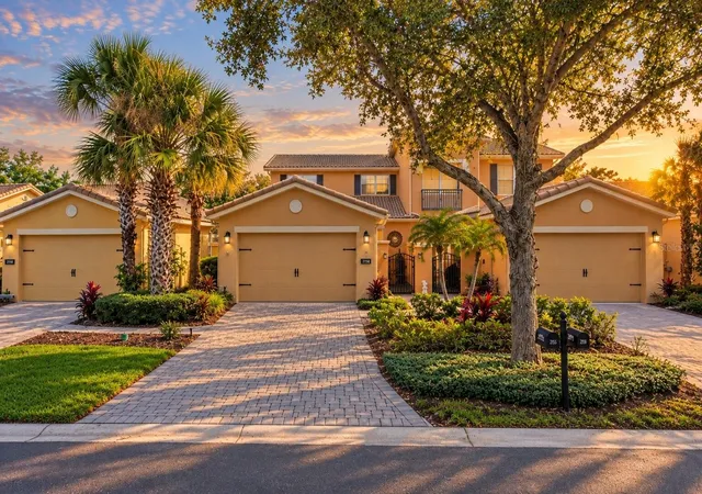 Single family home for sale at 2334 Palm Tree Dr, Kissimmee, FL 34759 | MLS# O6451987