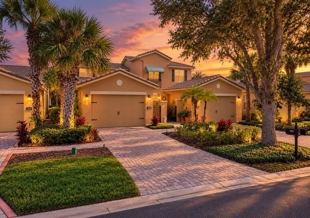 Photo 1 of House for sale at 2334 Palm Tree Dr, Kissimmee, FL 34759 | MLS# O6451987 | Listing updated on 2026-10-23