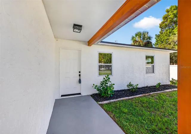 Photo 2 of Single family home for sale at 16107 Sea Pines Dr, Hudson, FL 34667 | MLS# TB8560663 | Listing updated on 2026-10-23
