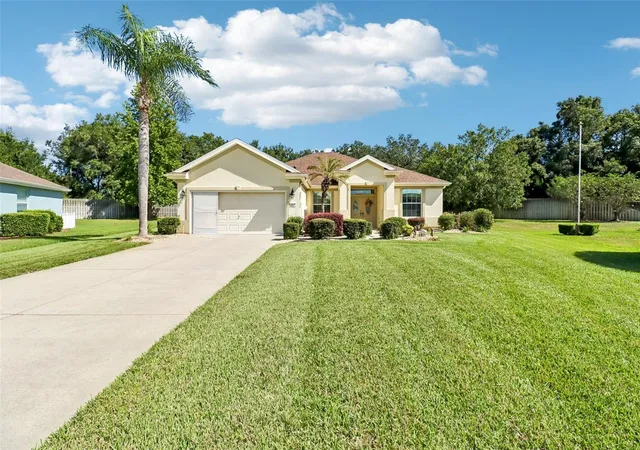 Single family home for sale at 9243 SE 120th Loop, SUMMERFIELD, FL 34491 | MLS# G5119383