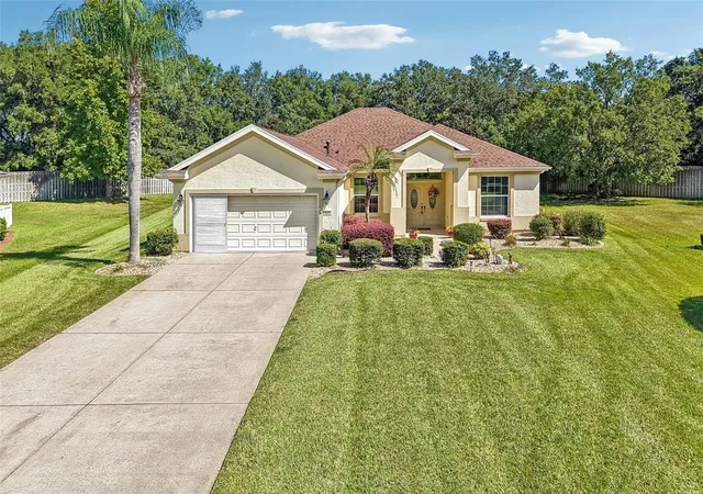 Single family home for sale at 9243 SE 120th Loop, SUMMERFIELD, FL 34491 | MLS# G5119383