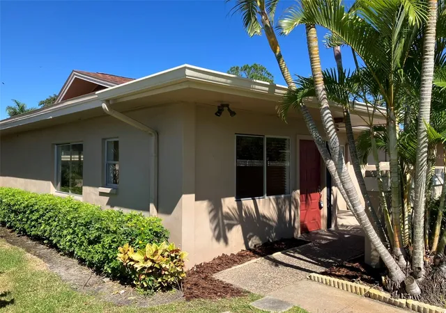 Condo for sale at 2460 Laurelwood Dr #E, CLEARWATER, FL 33763 | MLS# TB8560667