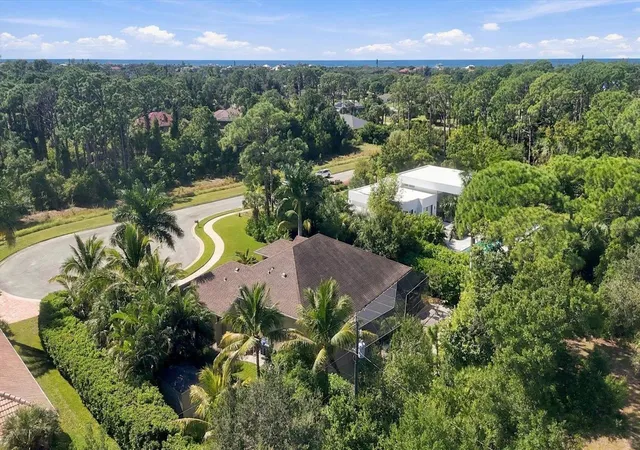Photo 4 of Single family home for sale at 8324 Elijo Ct, Englewood, FL 34223 | MLS# D6149312 | Listing updated on 2026-10-28