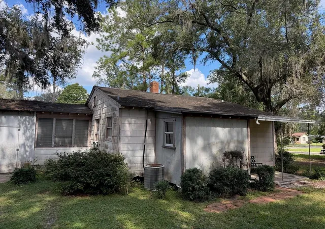 Photo 4 of Single family home for sale at 1234 NE 8th Street, Ocala, FL 34470 | MLS# OM734514 | Listing updated on 2026-10-24