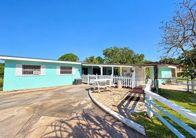 Single family home for sale at 5117 W Washington St, ORLANDO, FL 32811 | MLS# O6451999