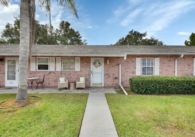 Condo for sale at 7 Fairway Ct #7, DELAND, FL 32724 | MLS# V4951953