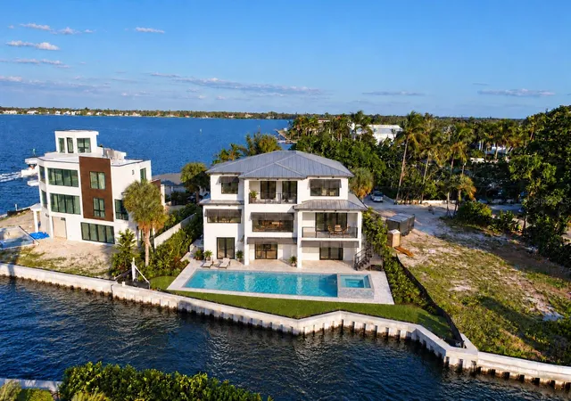 Photo 1 of Single family home for sale at 3210 Higel Ave, Sarasota, FL 34242 | MLS# A4710523 | Listing updated on 2026-10-24
