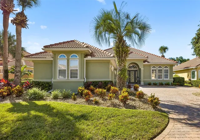 Photo 2 of Single family home for sale at 28 Oak View Cir E, Palm Coast, FL 32137 | MLS# FC322309 | Listing updated on 2026-10-23