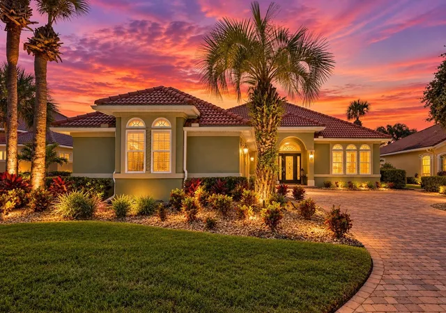 Photo 1 of Single family home for sale at 28 Oak View Cir E, Palm Coast, FL 32137 | MLS# FC322309 | Listing updated on 2026-10-23