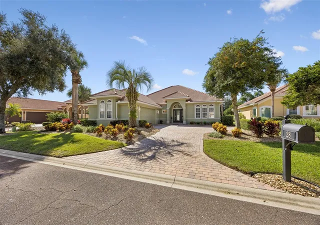 Photo 3 of Single family home for sale at 28 Oak View Cir E, Palm Coast, FL 32137 | MLS# FC322309 | Listing updated on 2026-10-23