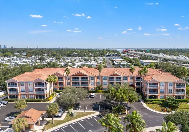 Photo 3 of Condo for sale at 5000 Culbreath Key Way #1-319, Tampa, FL 33611 | MLS# TB8560685 | Listing updated on 2026-10-23