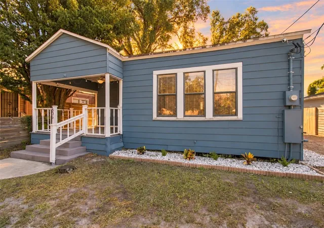 Photo 2 of Single family home for sale at 805 E Osborne Ave, Tampa, FL 33603 | MLS# TB8560691 | Listing updated on 2026-10-23
