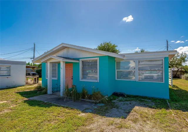 Single family home for sale at 34 River Dr, ORMOND BEACH, FL 32176 | MLS# V4951955