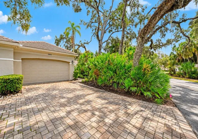 Photo 1 of House for sale at 3814 Oakley Greene #27, Sarasota, FL 34235 | MLS# A4710531 | Listing updated on 2026-10-28