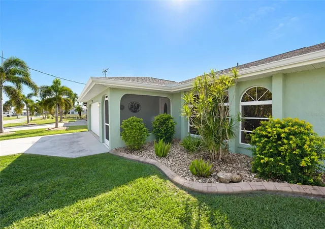 Photo 2 of Single family home for sale at 18231 Hottelet Cir, Port Charlotte, FL 33948 | MLS# C7532372 | Listing updated on 2026-10-27