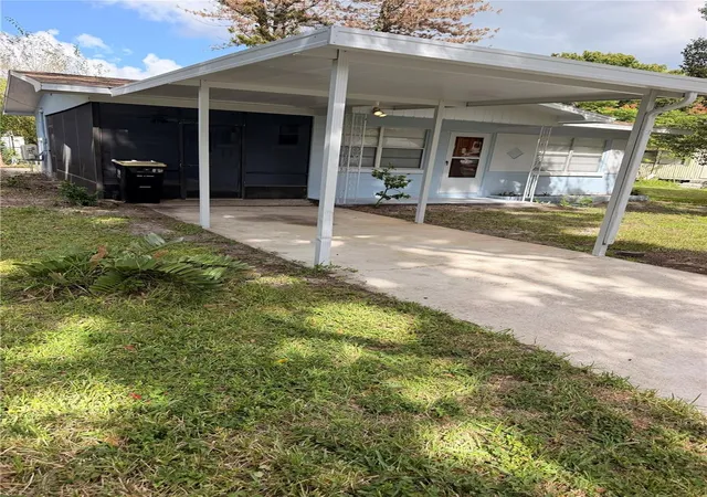 Photo 2 of Single family home for sale at 3223 Avenue S NW, Winter Haven, FL 33881 | MLS# NS1089559 | Listing updated on 2026-10-29