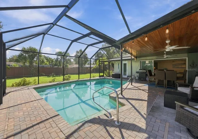 Photo 4 of Single family home for sale at 438 Whitfield Ave, Sarasota, FL 34243 | MLS# TB8560714 | Listing updated on 2026-10-31