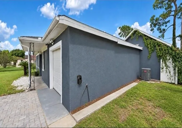 Photo 2 of Single family home for sale at 8007 Meadowglen Dr, Orlando, FL 32810 | MLS# O6452048 | Listing updated on 2026-10-23