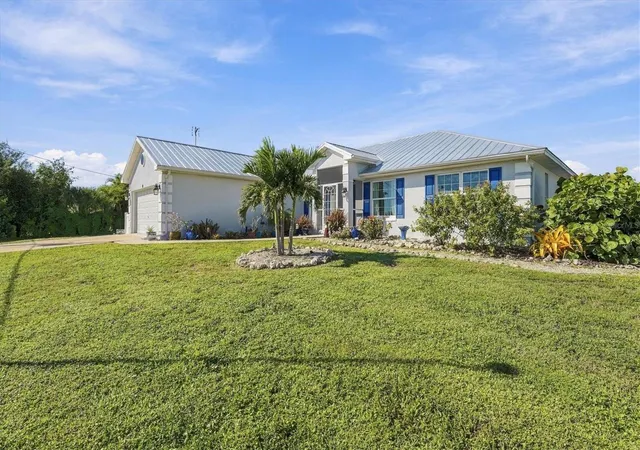 Single family home for sale at 72 Mark Twain Ln, ROTONDA WEST, FL 33947 | MLS# D6149317