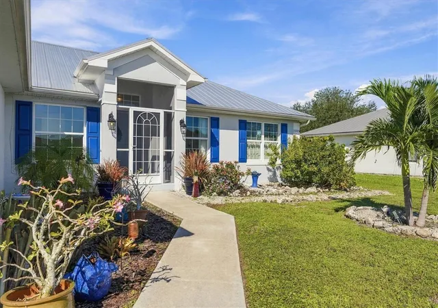 Photo 1 of Single family home for sale at 72 Mark Twain Ln, Rotonda West, FL 33947 | MLS# D6149317 | Listing updated on 2026-10-27