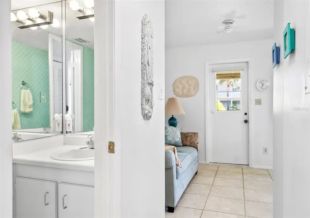 Photo 2 of Multi family home for sale at 597 Sutton Pl, Longboat Key, FL 34228 | MLS# A4710546 | Listing updated on 2026-10-28