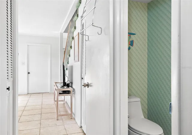 Photo 3 of Multi family home for sale at 597 Sutton Pl, Longboat Key, FL 34228 | MLS# A4710546 | Listing updated on 2026-10-28