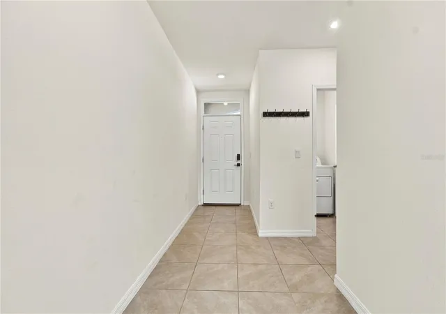 Photo 3 of Single family home for sale at 3527 Maple Grv Way, Plant City, FL 33565 | MLS# O6452058 | Listing updated on 2026-10-23