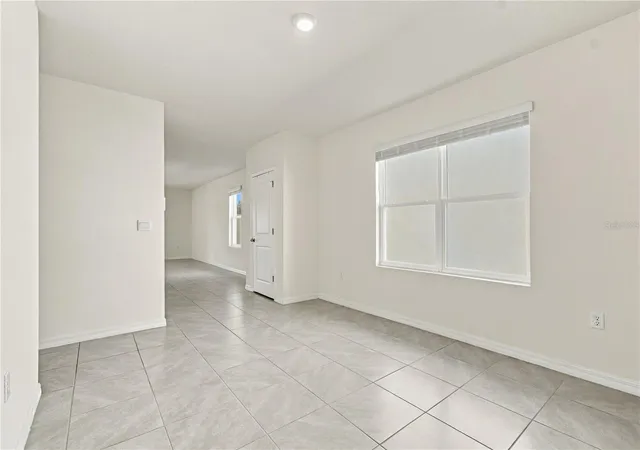Photo 4 of Single family home for sale at 3527 Maple Grv Way, Plant City, FL 33565 | MLS# O6452058 | Listing updated on 2026-10-23