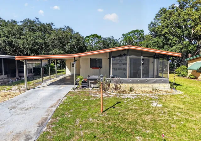 Photo 1 of Manufactured home for sale at 2005 Stacey Dr, Mount Dora, FL 32757 | MLS# G5119395 | Listing updated on 2026-10-23
