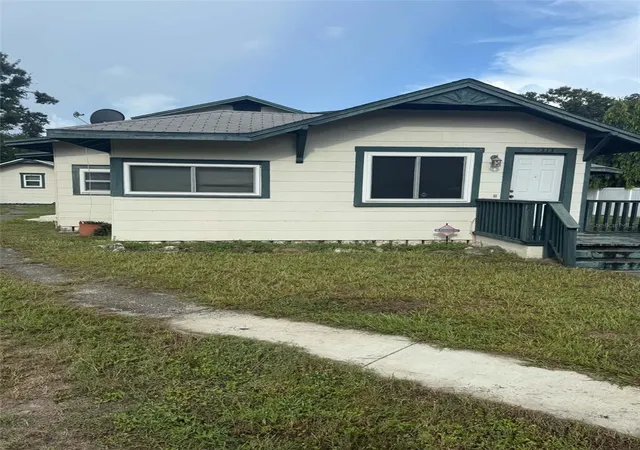 Photo 1 of Single family home for sale at 2313 Quincy St S, Saint Petersburg, FL 33711 | MLS# TB8560736 | Listing updated on 2026-10-29