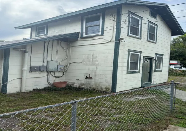Photo 4 of Single family home for sale at 2313 Quincy St S, Saint Petersburg, FL 33711 | MLS# TB8560736 | Listing updated on 2026-10-29