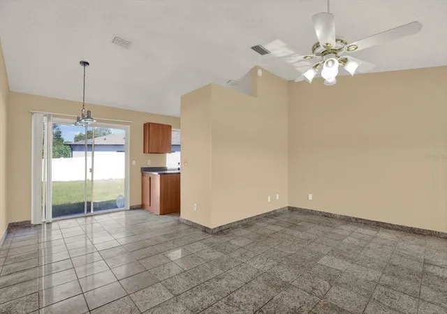 Photo 1 of Single family home for sale at 6238 Covewood Dr, Spring Hill, FL 34609 | MLS# W7890563 | Listing updated on 2026-10-23