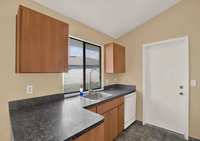 Photo 4 of Single family home for sale at 6238 Covewood Dr, Spring Hill, FL 34609 | MLS# W7890563 | Listing updated on 2026-10-23
